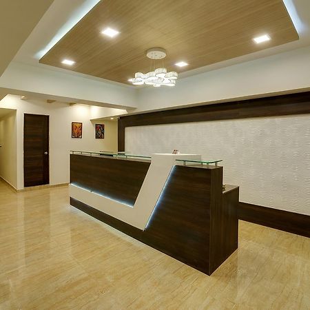 Rudra Royale Hotel Ahmedabad Exterior photo